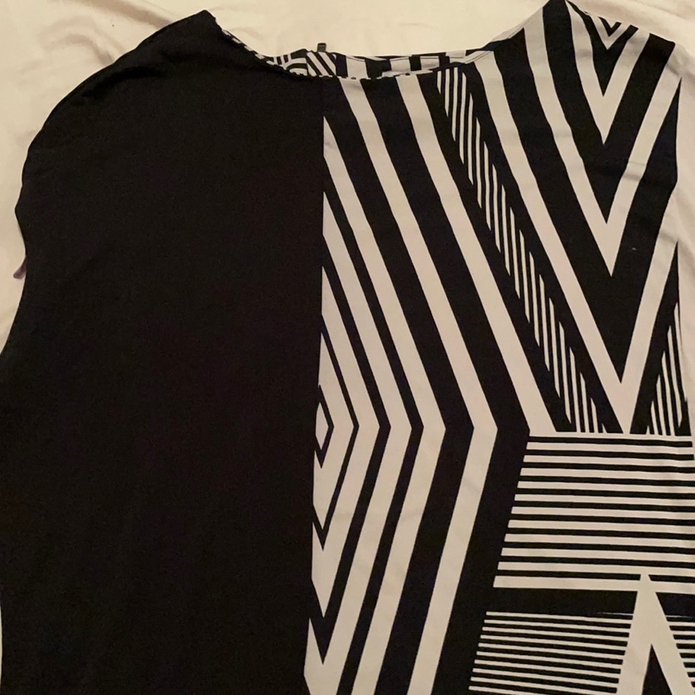 Women’s Top black and white